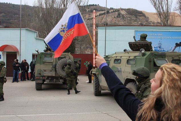 "Хотим жить, как пять лет назад!" Крымчане стали публично проситься назад в Украину