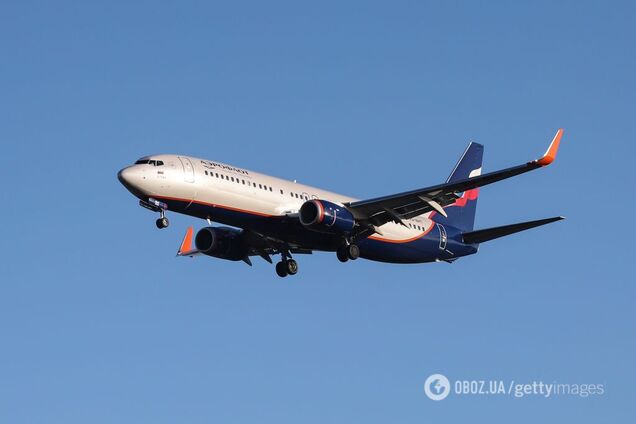 У Росії екстрено приземлився літак: що трапилося