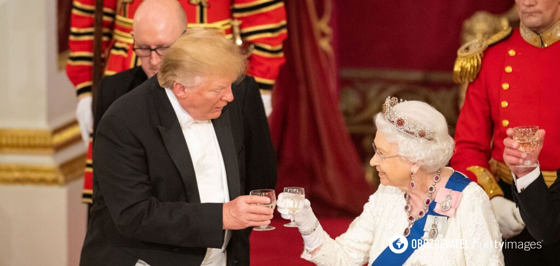 Заколисала: Трамп потрапив у новий конфуз із королевою Британії. Відеофакт