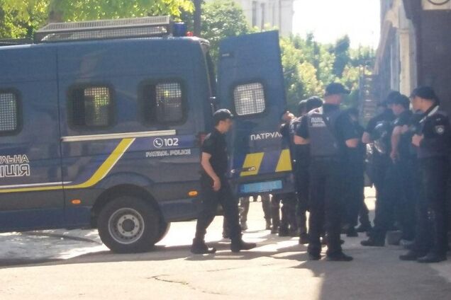 В Одесском медуниверситете произошла жесткая бойня: десятки пострадавших. Фото и видео