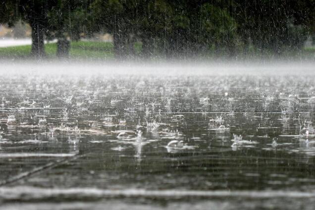 Україну накриють зливи з градом: синоптик уточнила прогноз погоди