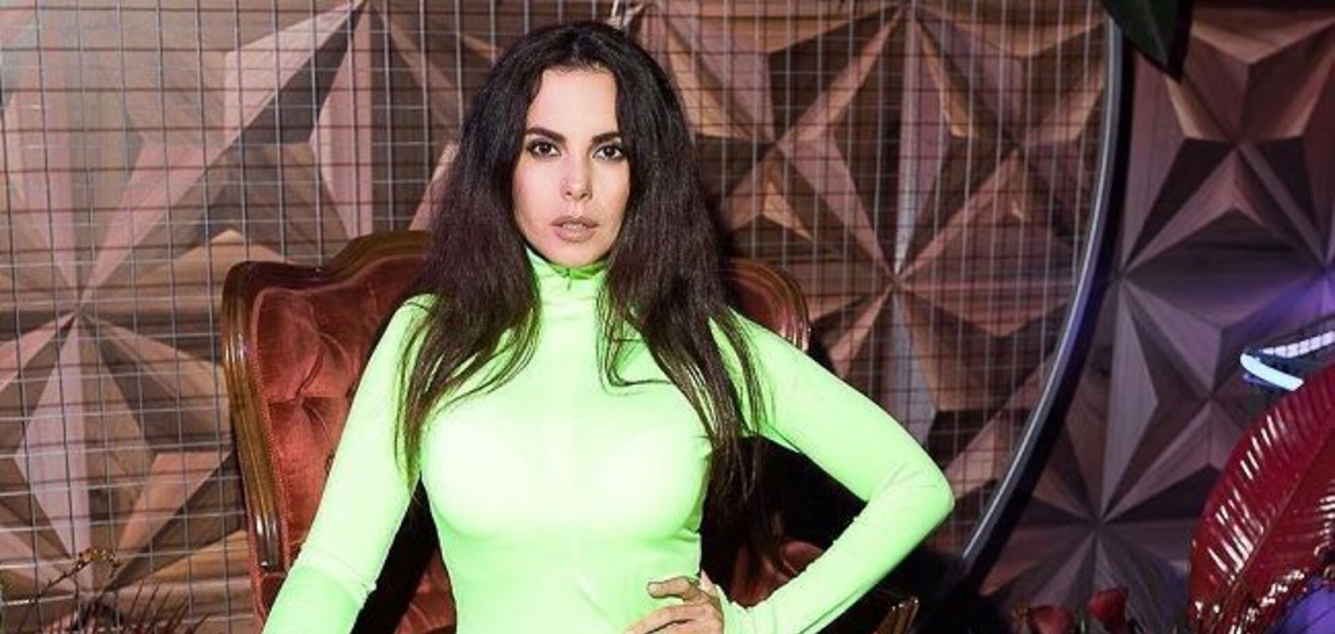 'Голой сфотографируйся!' Каменских взбудоражила сеть фото в прозрачном белье