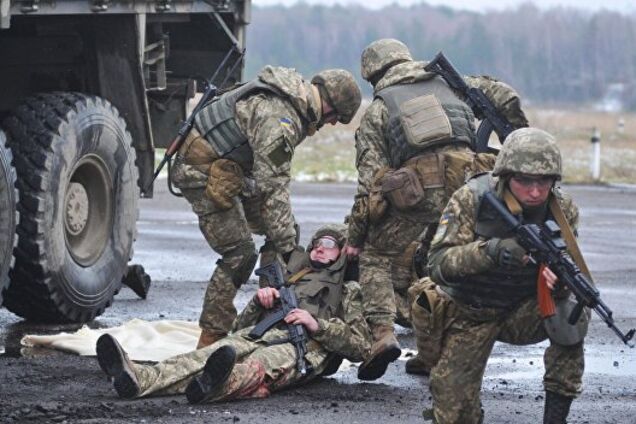 "Л/ДНР" влаштували бійню на Донбасі: 2 захисників України мертві, 8 поранені