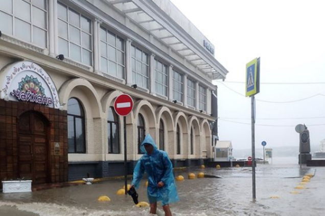 Крым накрыло новое бедствие: фото и видео ЧП