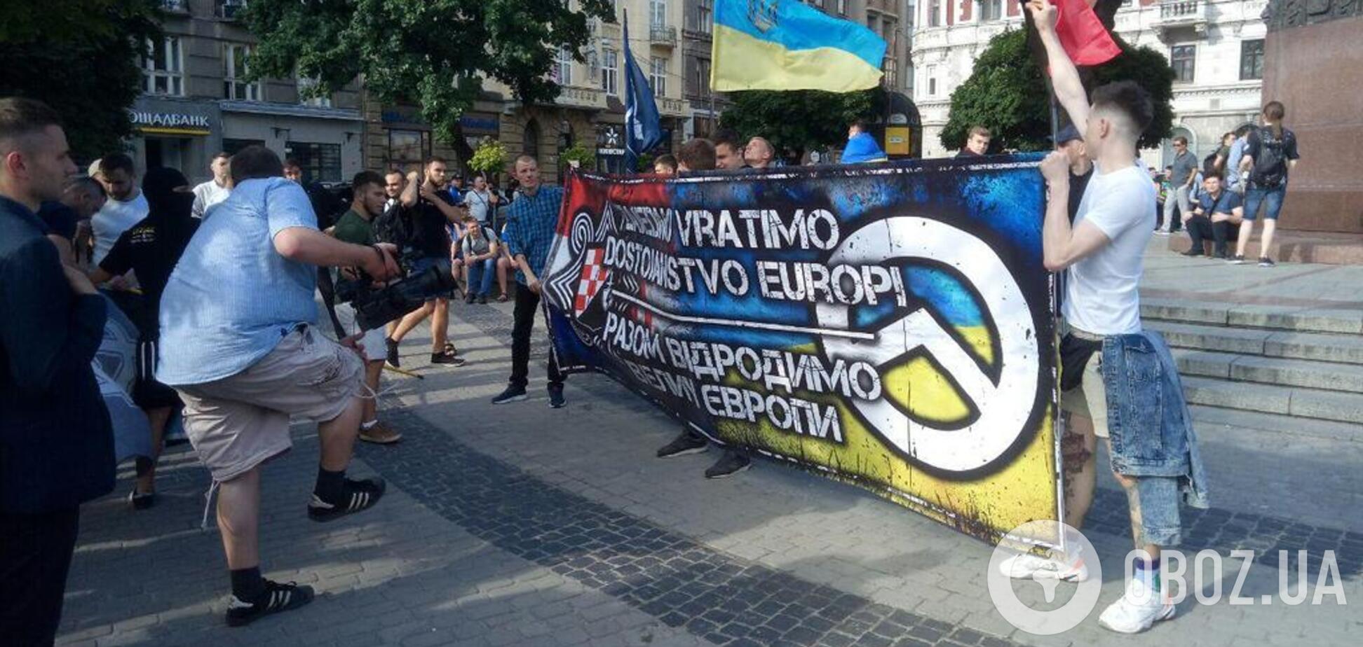 Против пропаганды Путина: во Львове прошел фанатский марш