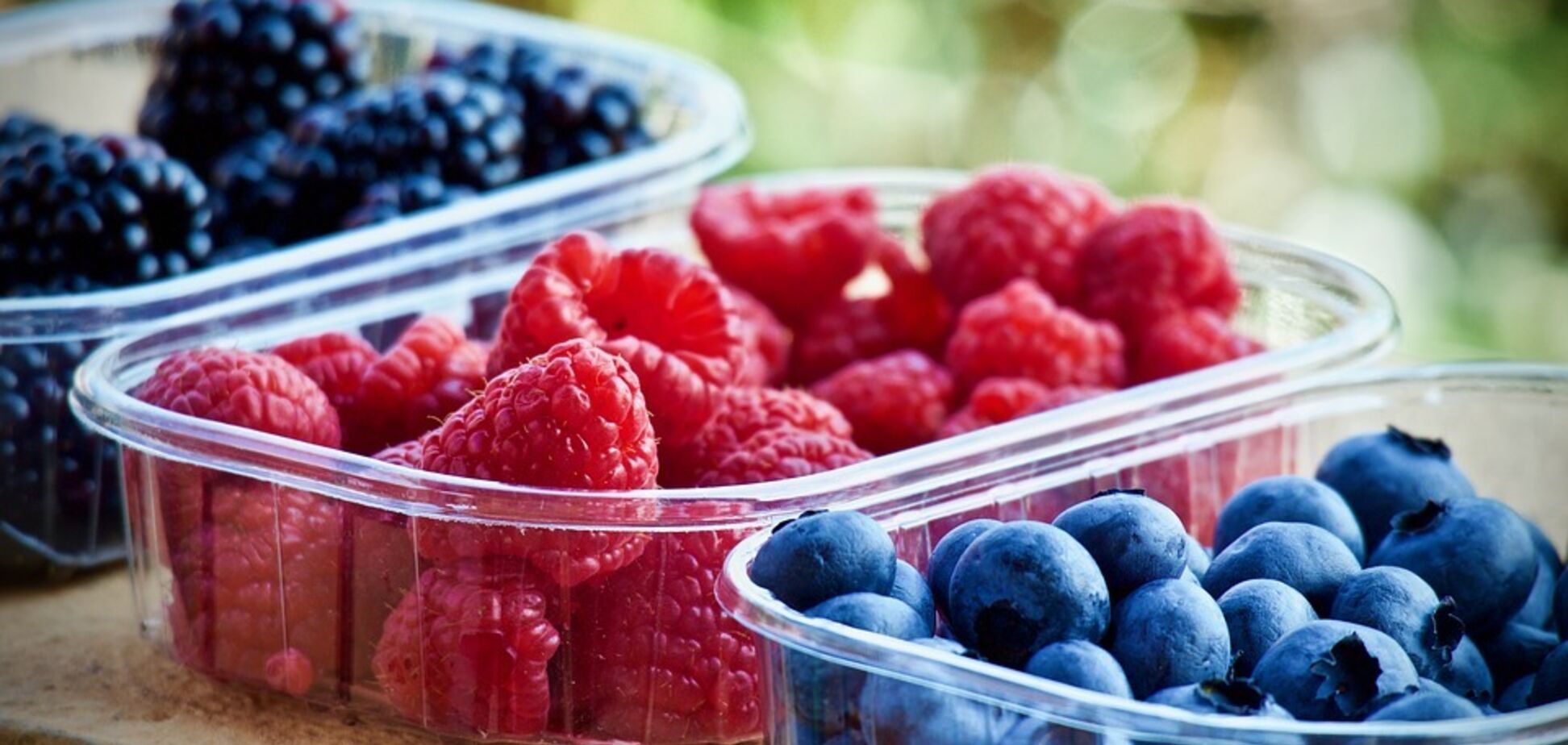 Как есть фрукты летом: диетолог дала совет