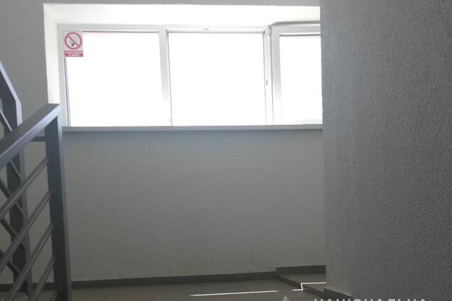 Отец поставил на подоконник: под Киевом малыш выпал из окна восьмого этажа