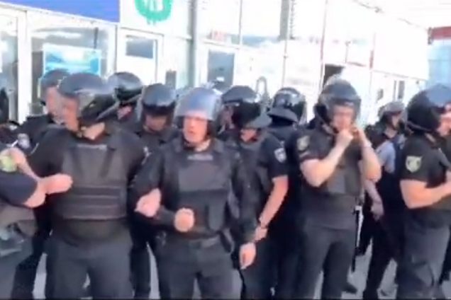 Правоохранители