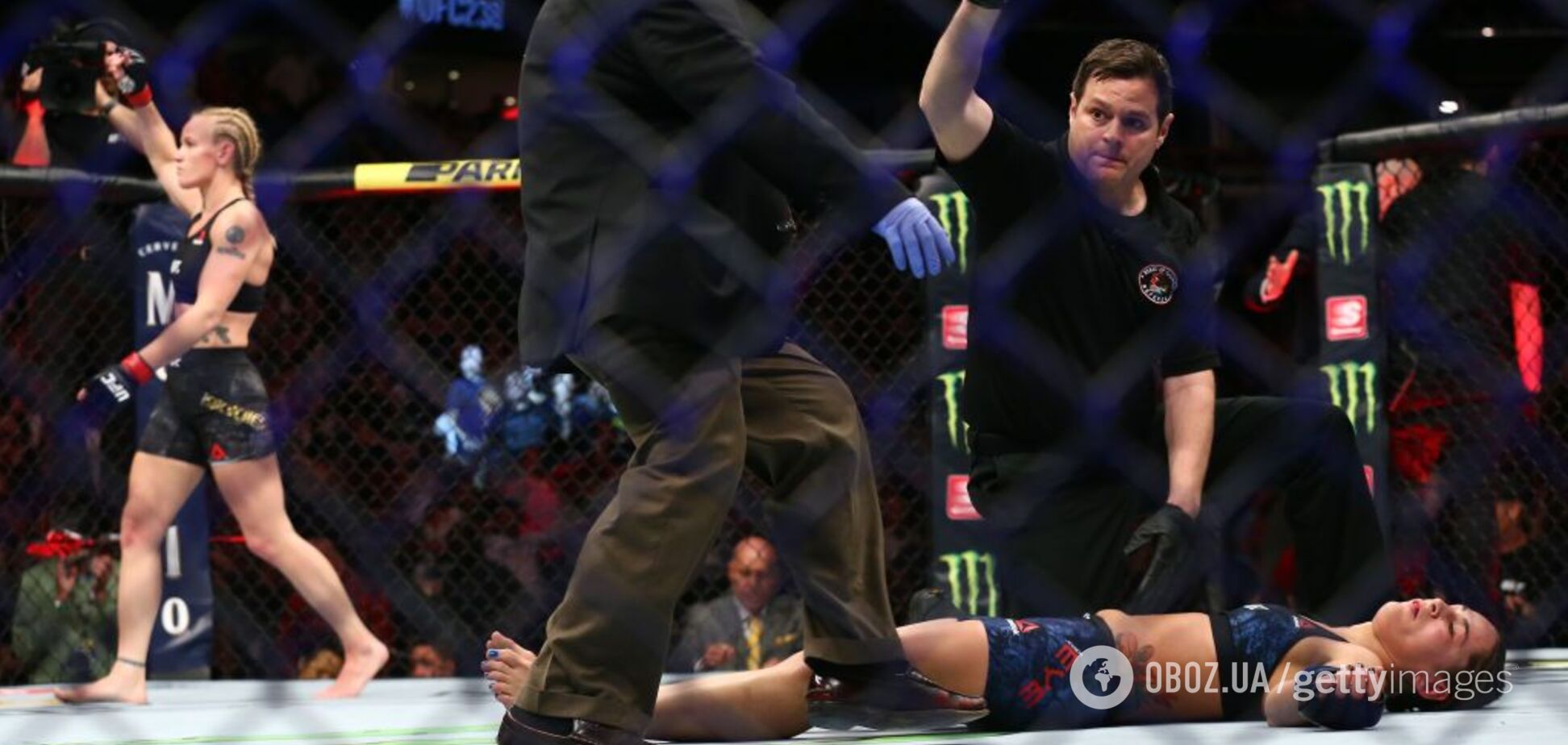 'Нокаут года!' Чемпионка UFC 'убила' соперницу безумным ударом