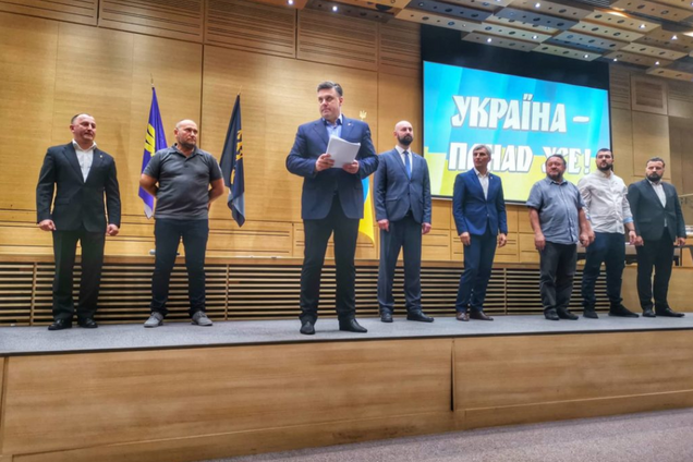 Тягнибок, Ярош и Кошулинский объединились на выборах