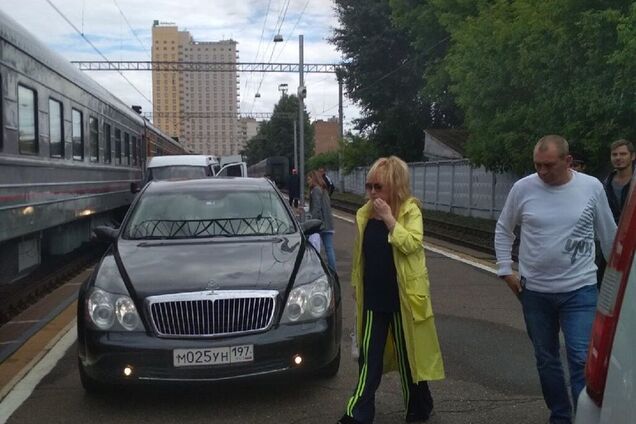 'Как Путина провожают': Пугачеву разгромили за пафосную выходку