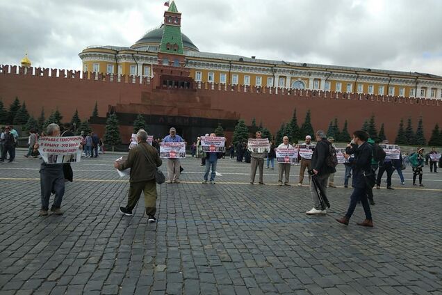 В Москве возле Кремля прошел митинг жителей Крыма: задержаны 7 человек