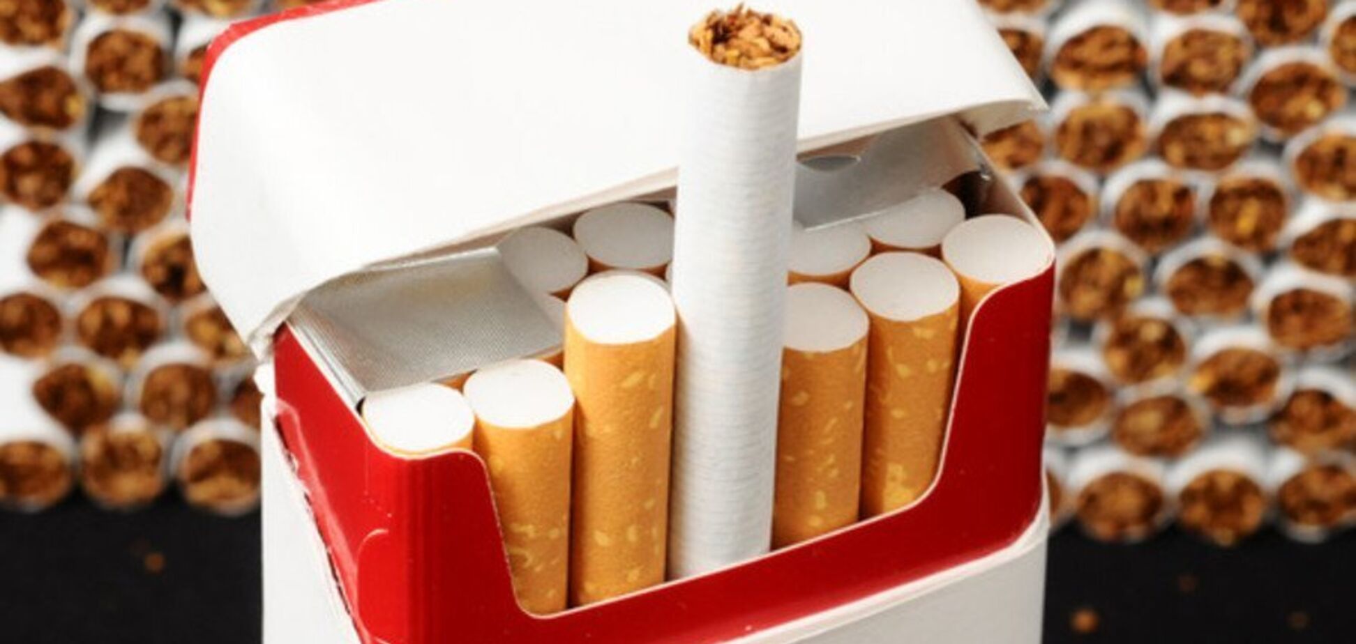 12 обшуків і контрафакт на 1,6 млн гривень: правоохоронці припинили незаконну торгівлю в Кам'янському