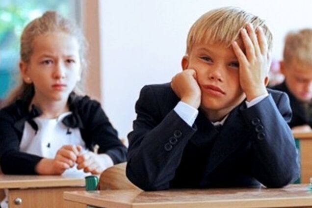 Українські школярі носитимуть світловідбиваючі жилети: як вони виглядають. Фото