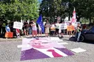 У Батумі розтоптали портрет Путіна