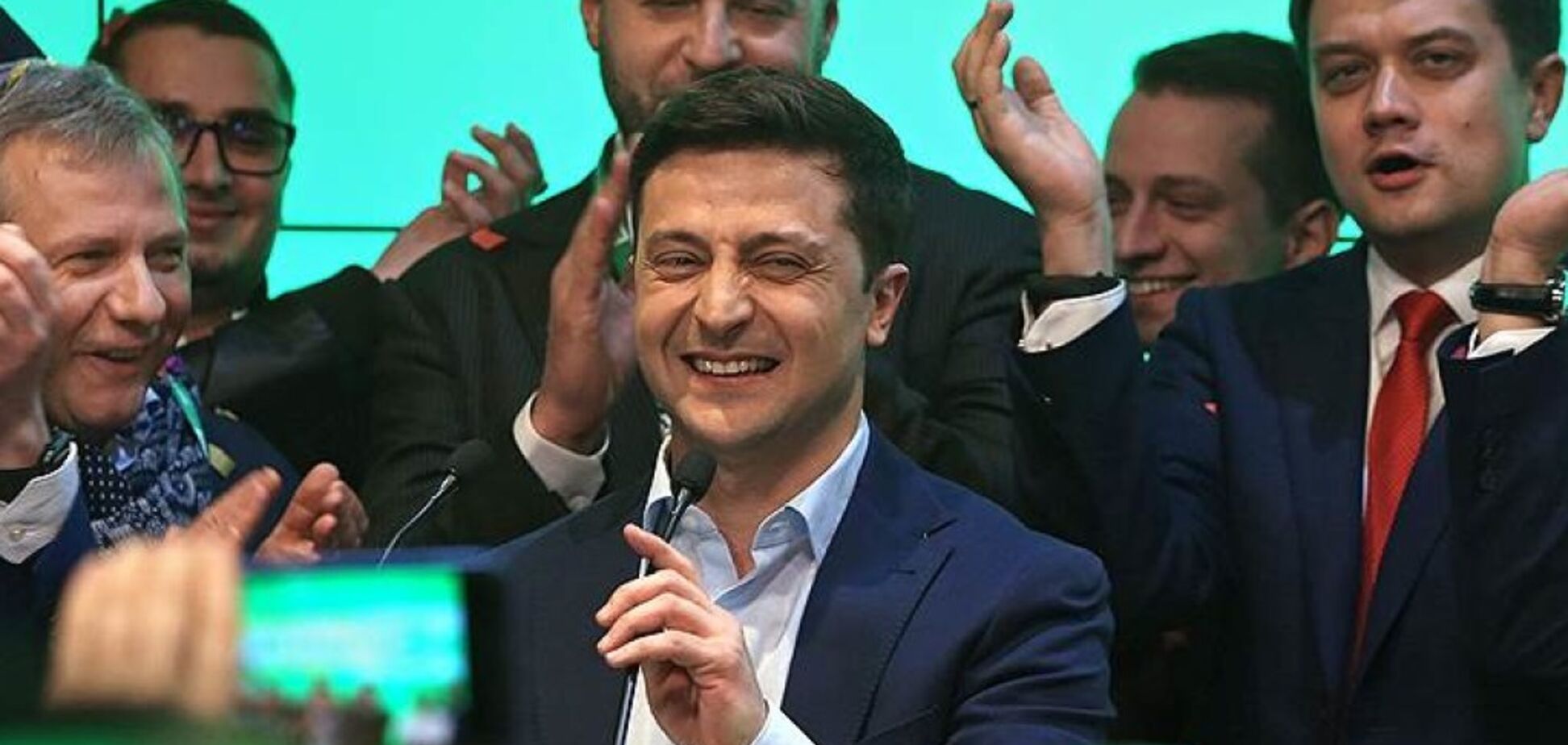 Владимир Зеленский с командой в день выборов президента Украины