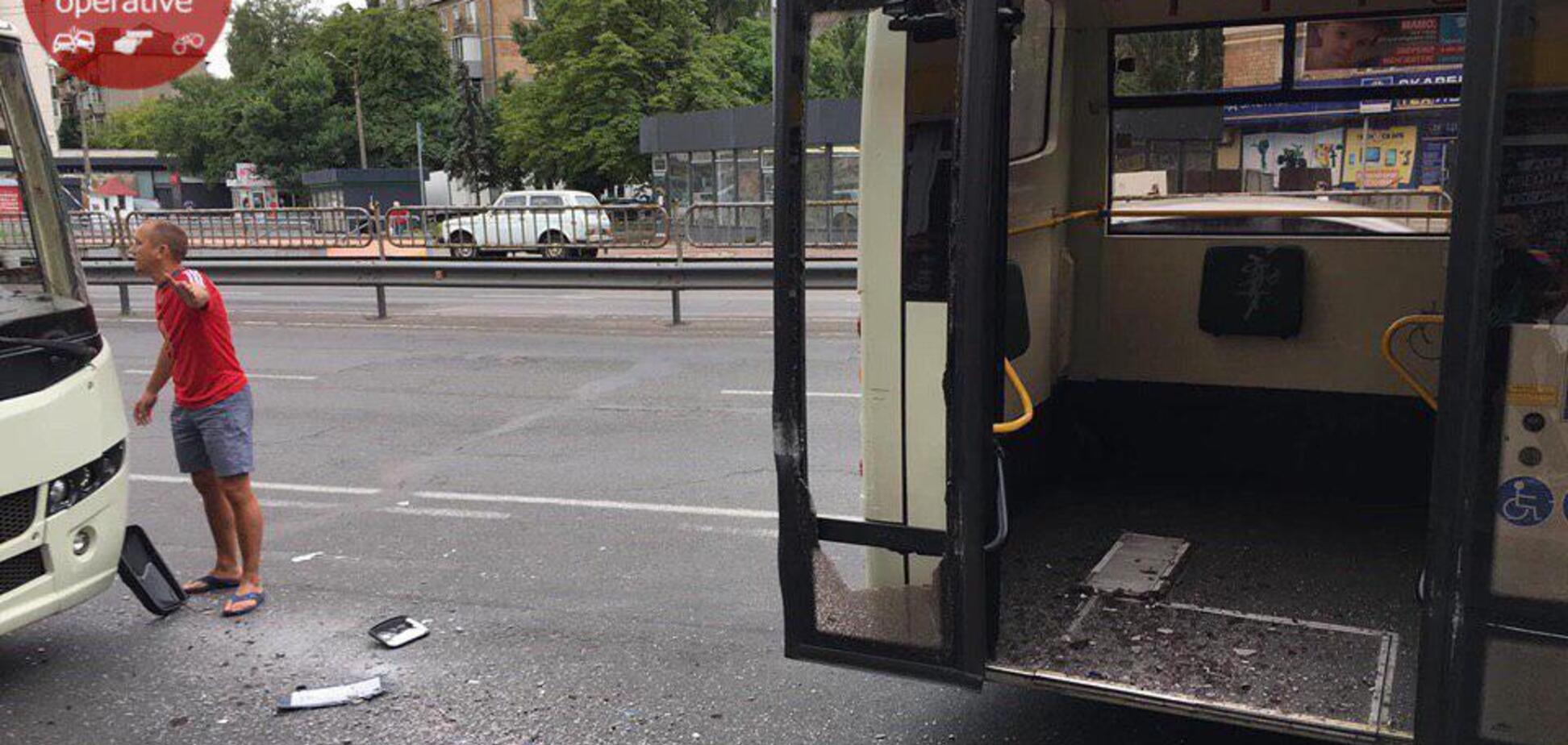 У Києві зіткнулись дві маршрутки