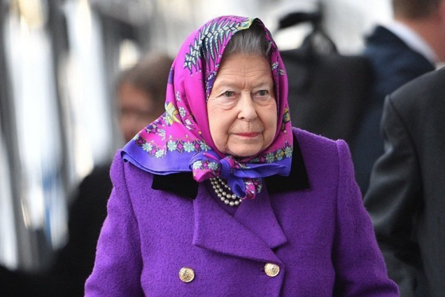 "Хотів проникнути в спальню": на королеву Британії намагалися напасти в Букінгемському палаці