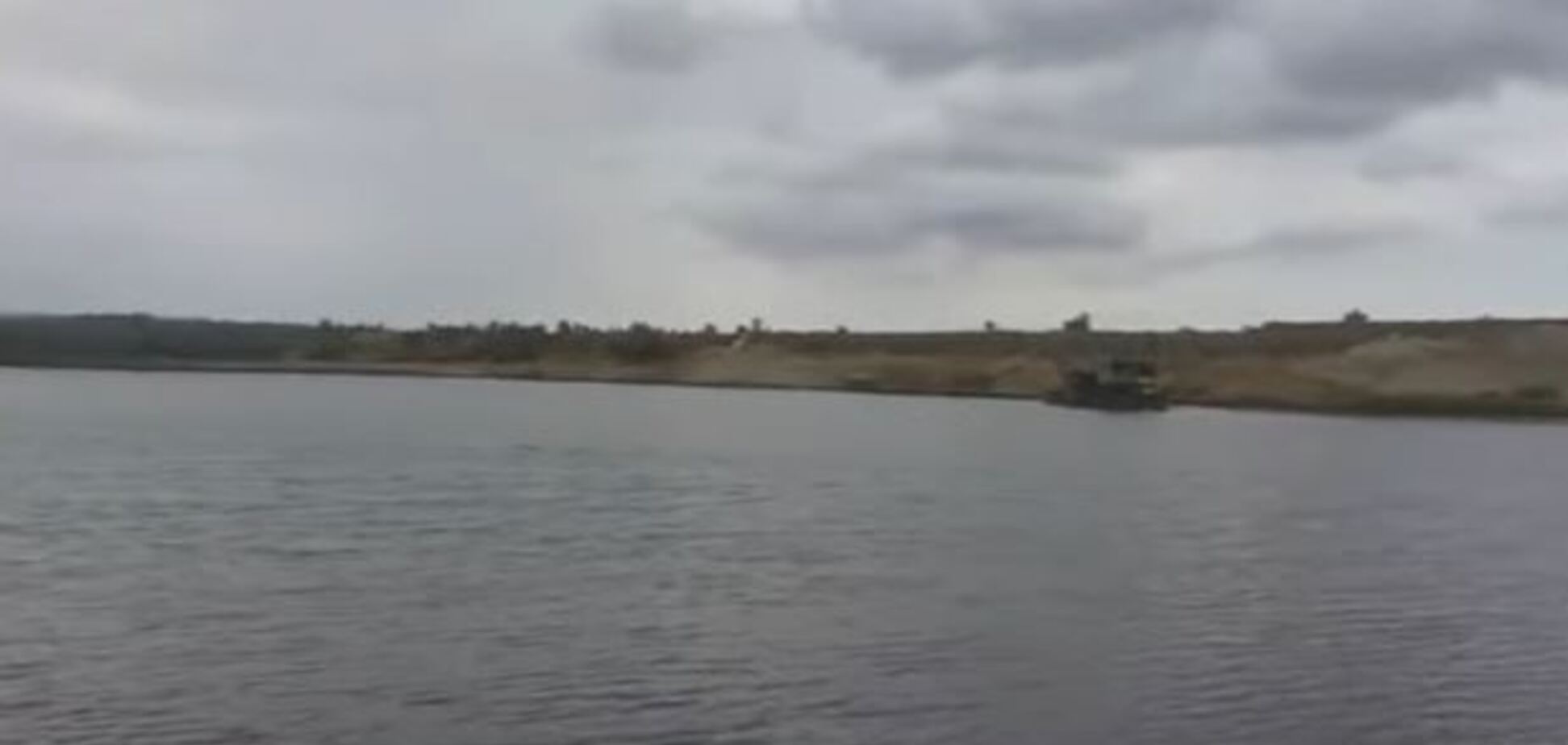 'У морі плаває ла*но!' Туристи масово тікають із курортів Криму