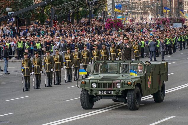 Люди повстануть: Казарін сказав, чим обернеться для Зеленського скасування параду