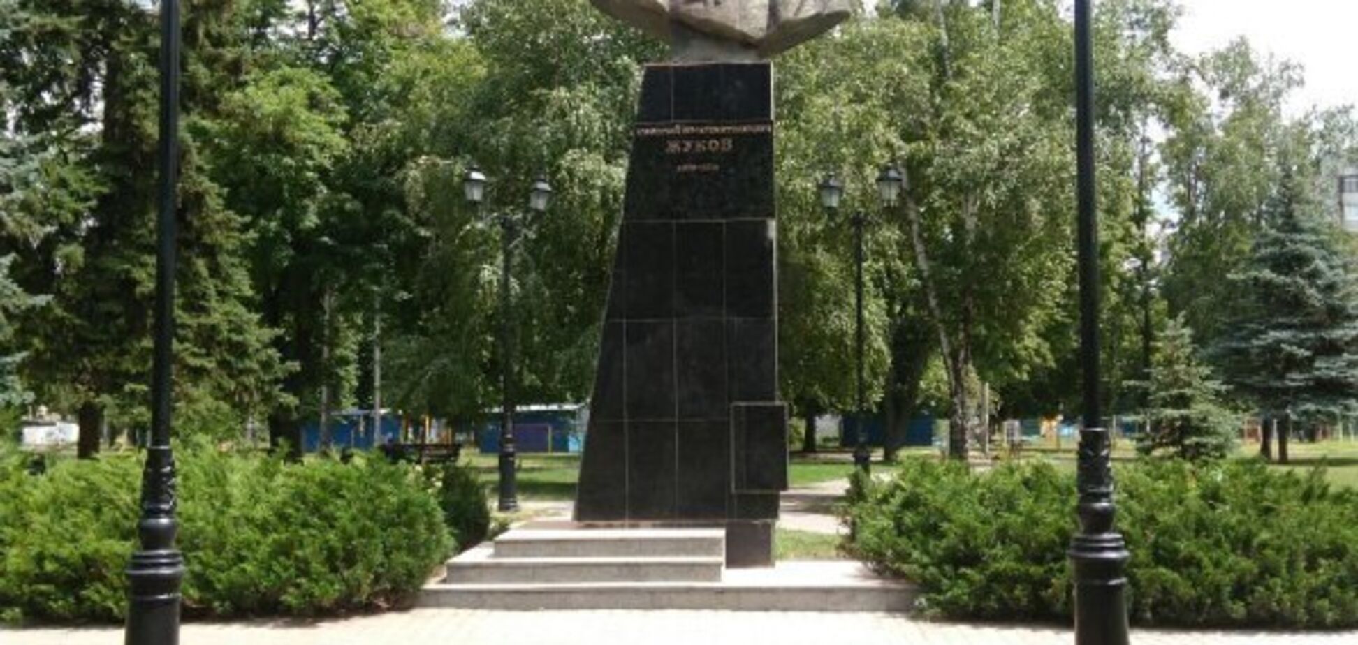 Навколо повернення пам'ятника Жукову у Харкові розгорівся скандал