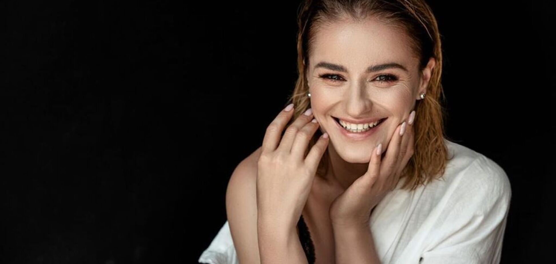 Звезда 'Квартала' сверкнула грудью на пикантном фото