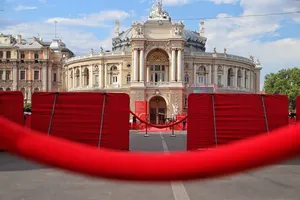 В Одессе открылся 10-й международный кинофест: фото с красной дорожки