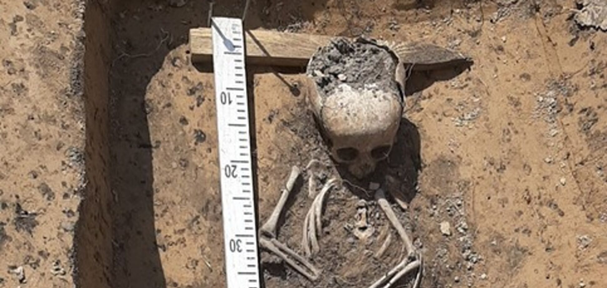 У Чернігові розкопали могилу з дитиною XII століття. Фото