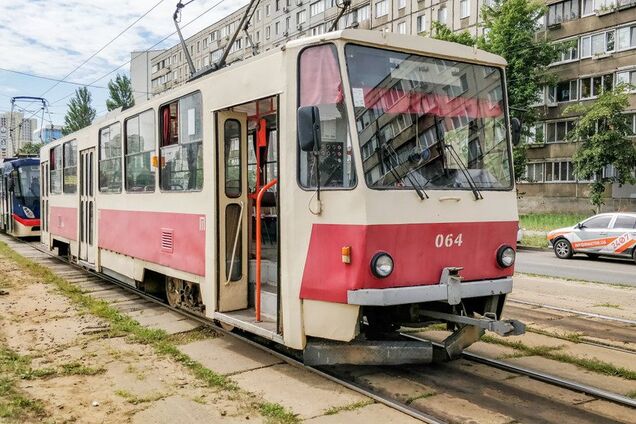 В Киеве у трамвая отказали тормоза: пострадала пассажирка