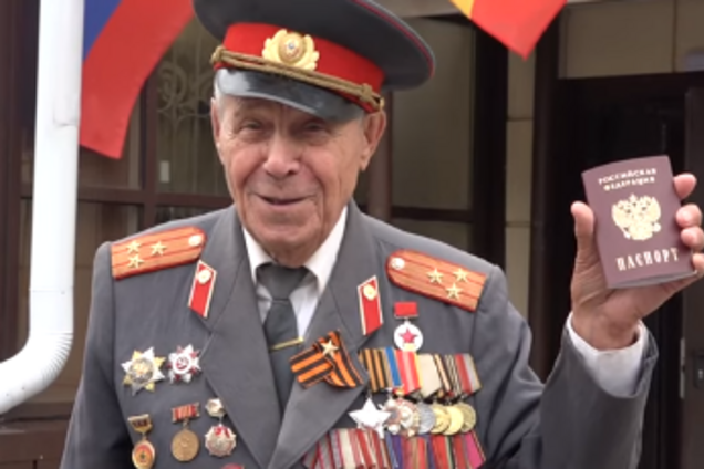 Досі СРСР: ветеран Другої світової із Луганська підіграв Путіну