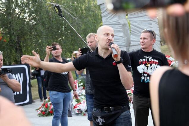 'Кровавое воскресенье!' В Польше прошел марш националистов против Украины. Фото