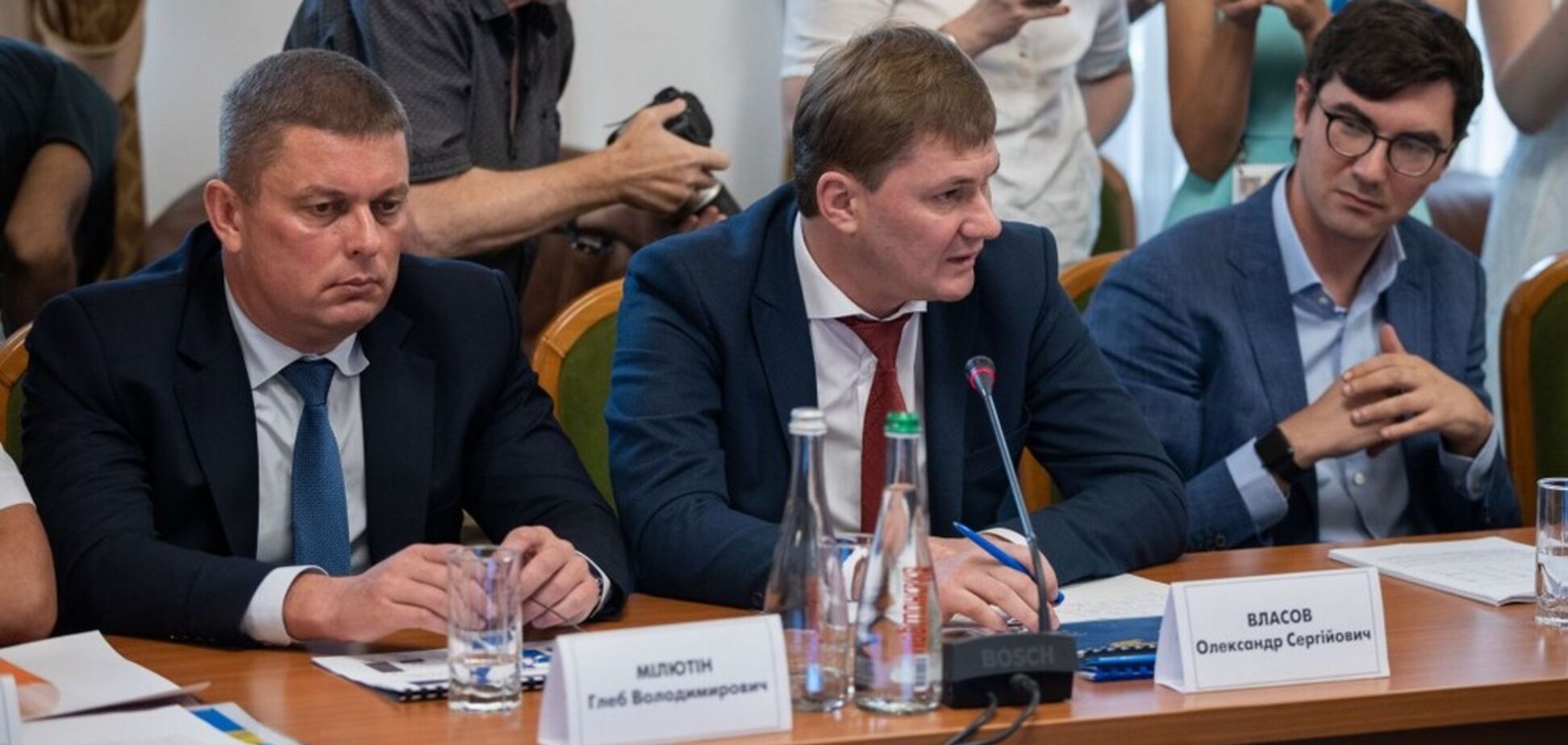 'Ви нас за ідіотів тримаєте?' Зеленський публічно 'обезголовив' ДФС. Відео