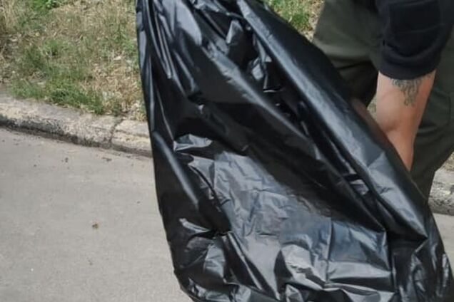 Выкинул с четвертого этажа: в Днепре мужчина зверски убил собаку. Фото 18+