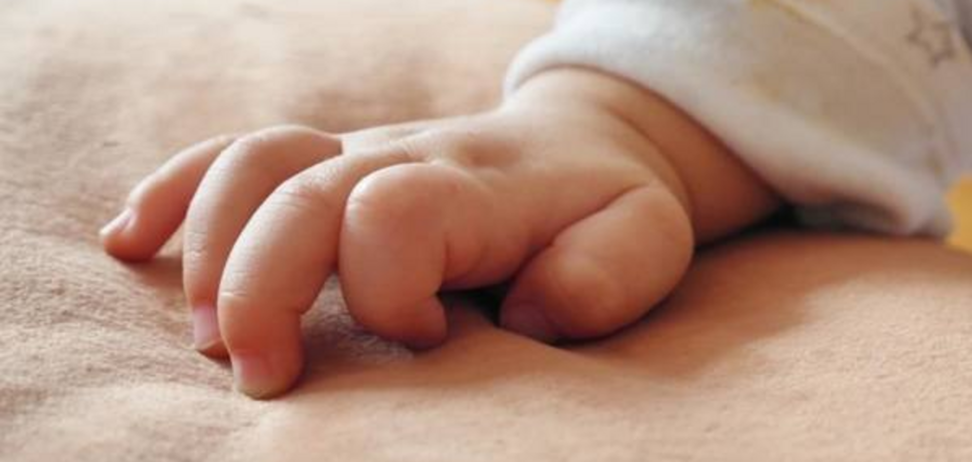 Рухнули в подвал: под Херсоном и-за пьяной матери погибла годовалая девочка