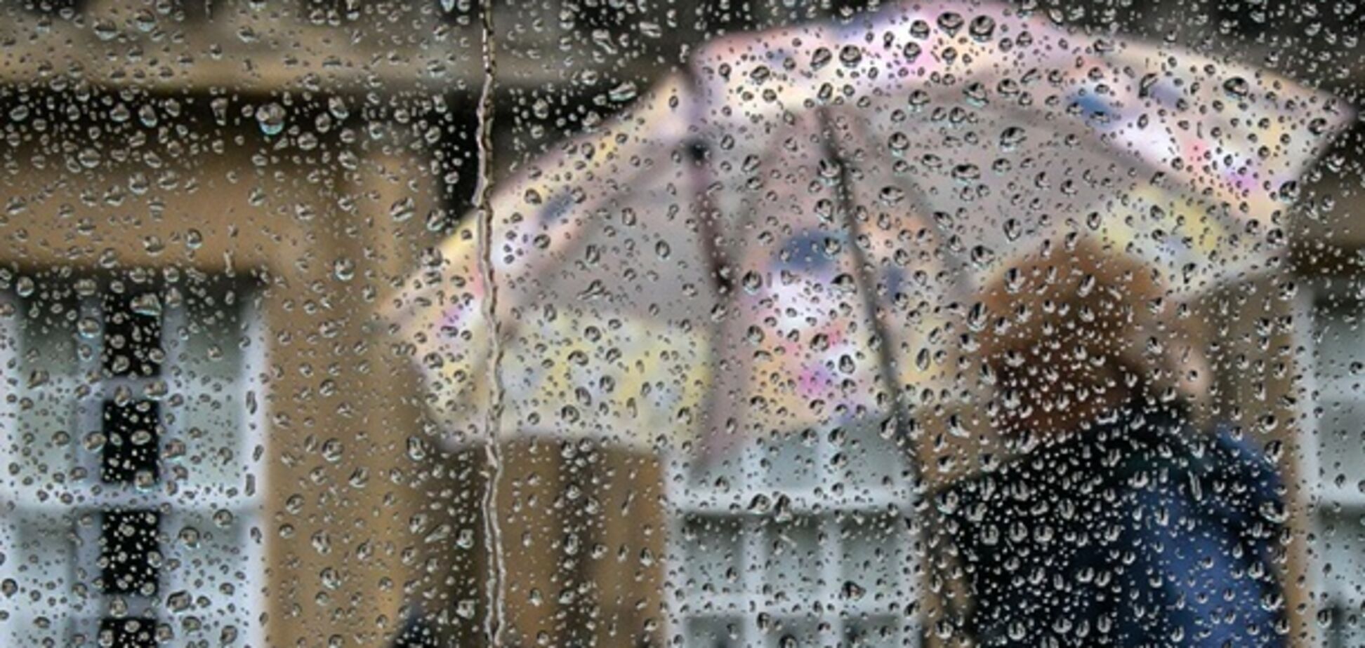 Дощі, грози і до +27: синоптики уточнили похмурий прогноз по Україні