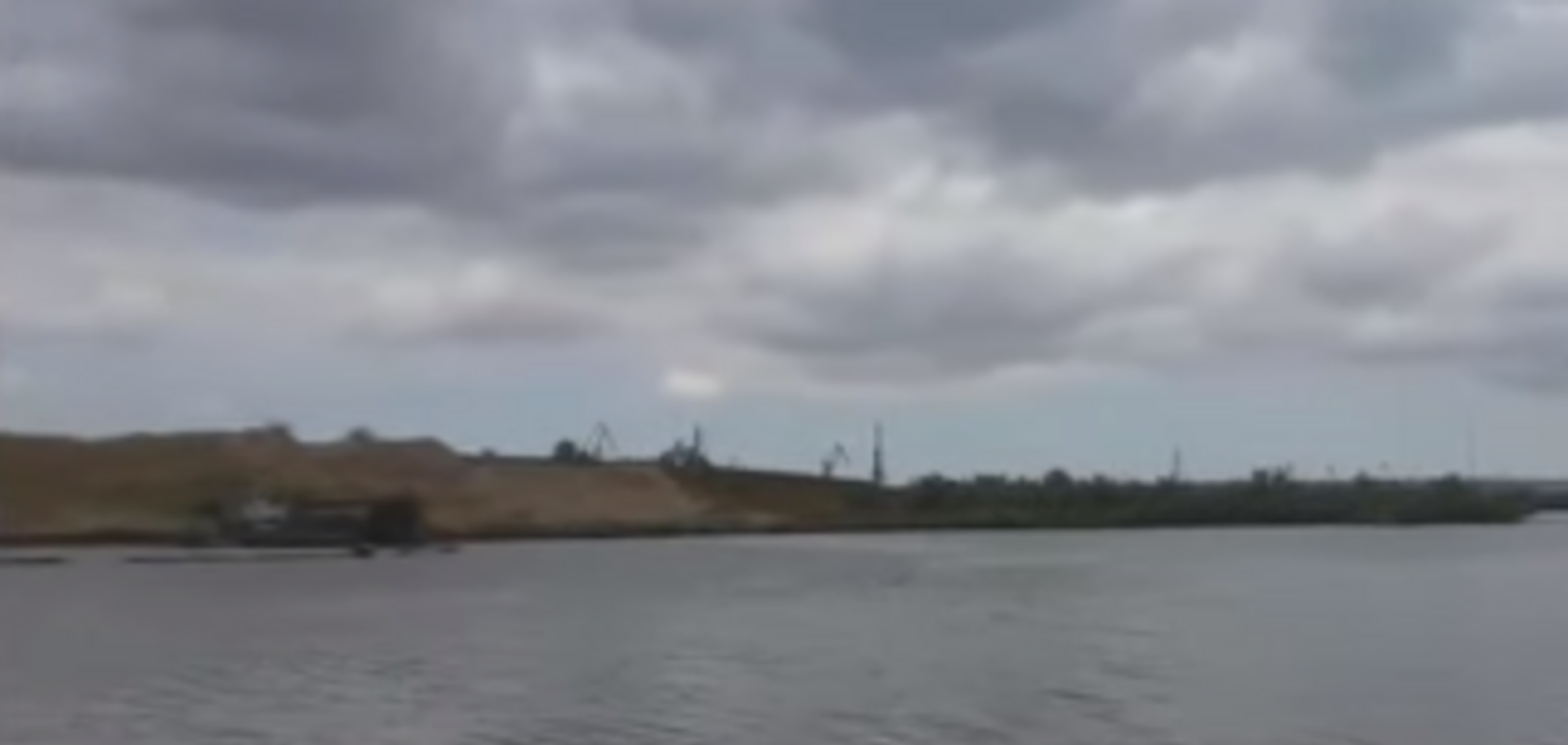 'Барахтаться в д*рьме!' В Крыму история с нечистотами в море получила продолжение