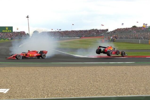 Формула-1: Феттель въехал в зад сопернику на Гран-при Великобритании