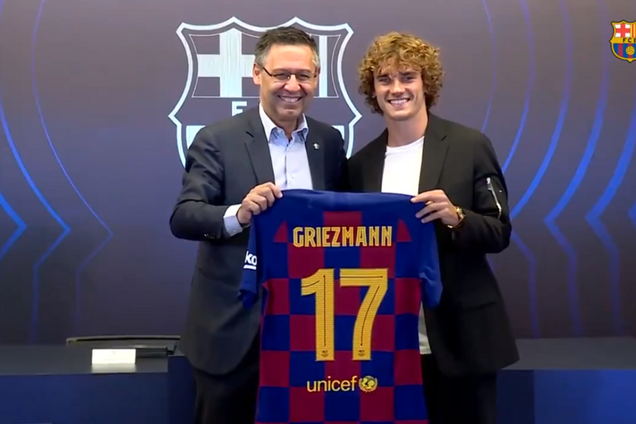 Официально: 'Барселона' оформила самый скандальный трансфер лета