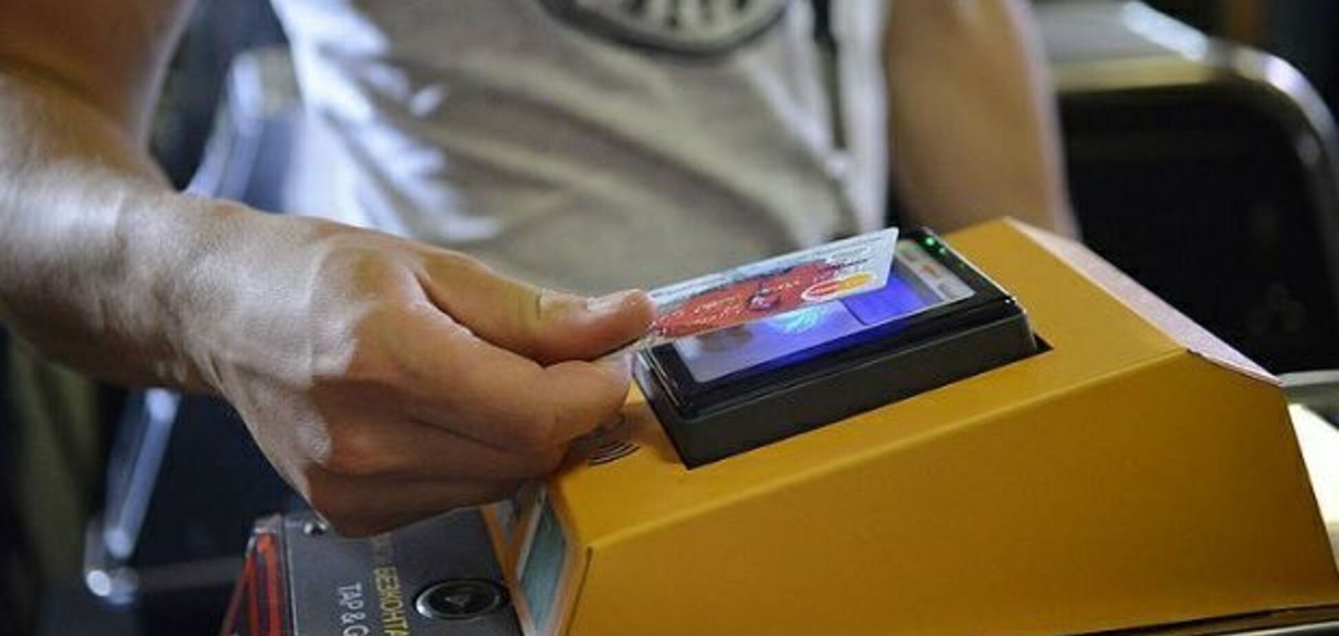 У Києві відновили продаж жетонів у метро: що трапилося