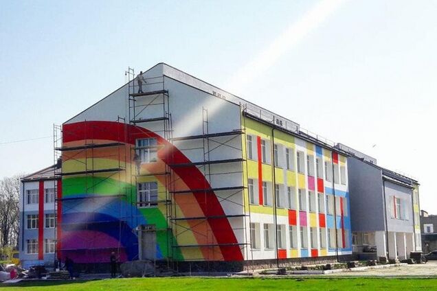 ''Обвиняют в ЛГБТ-пропаганде'': в школе на Львовщине разгорелся скандал