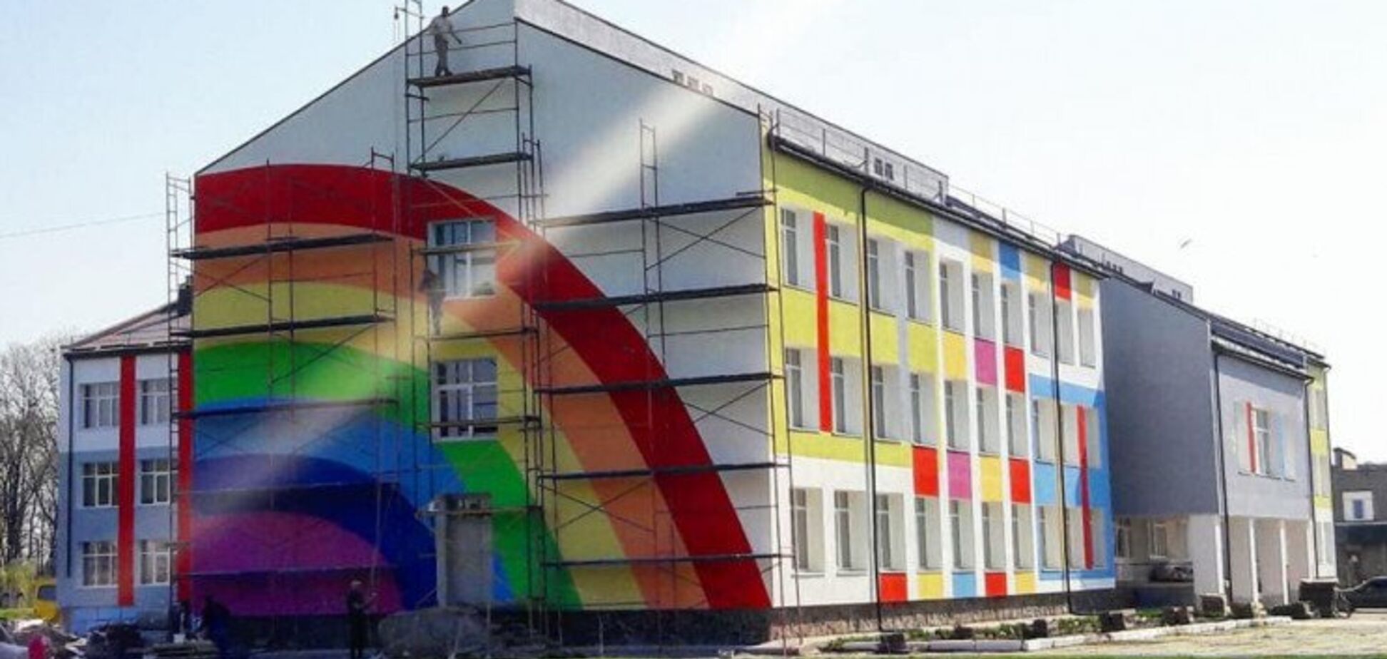 'Звинувачують у ЛГБТ-пропаганді': в школі на Львівщині розгорівся скандал