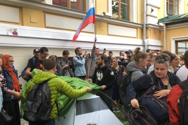 Они не люди!