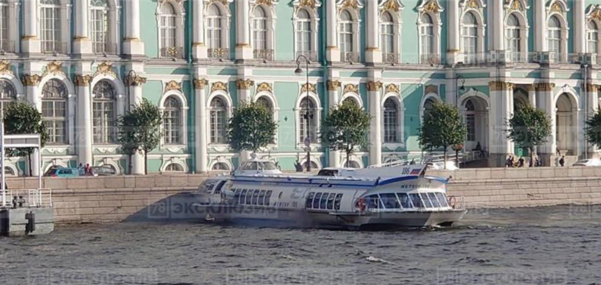У Петербурзі теплохід протаранив набережну
