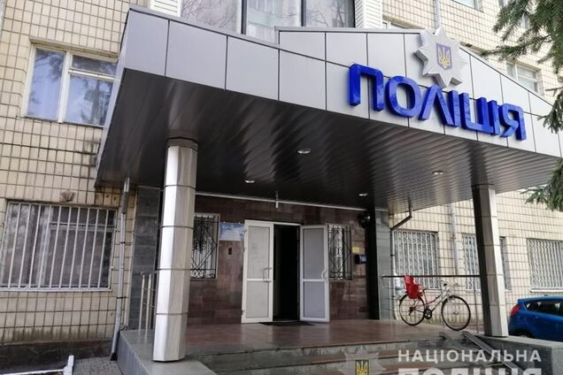 'Повернув пістолет у скроню': під Києвом хлопець застрелився у відділенні поліції