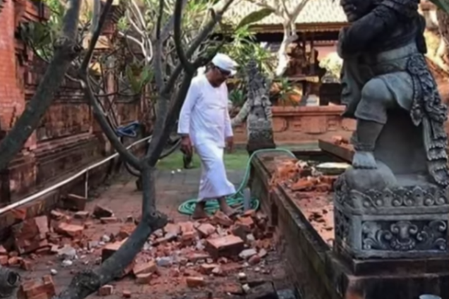 Популярный курорт всколыхнуло мощное землетрясение: фото и видео разрушений