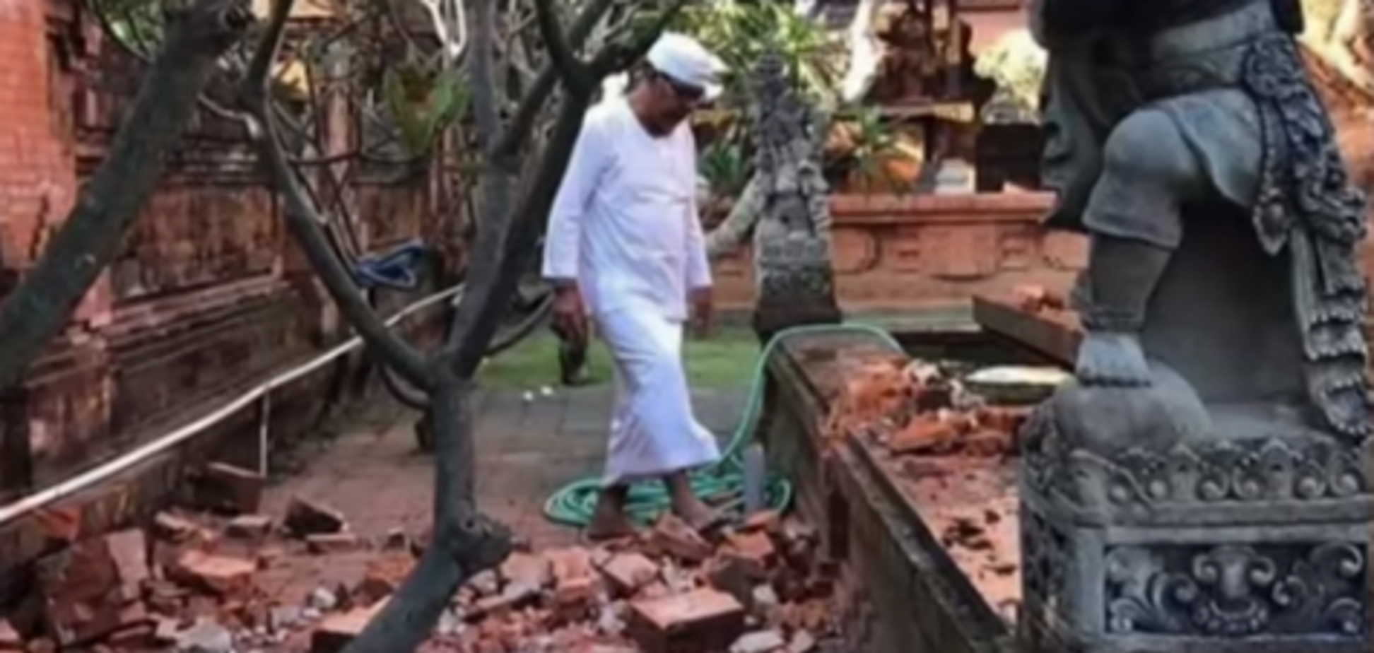 Популярный курорт всколыхнуло мощное землетрясение: фото и видео разрушений