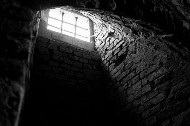 Пытки в тайной тюрьме в Мариуполе: в СБУ ответили на громкое обвинение