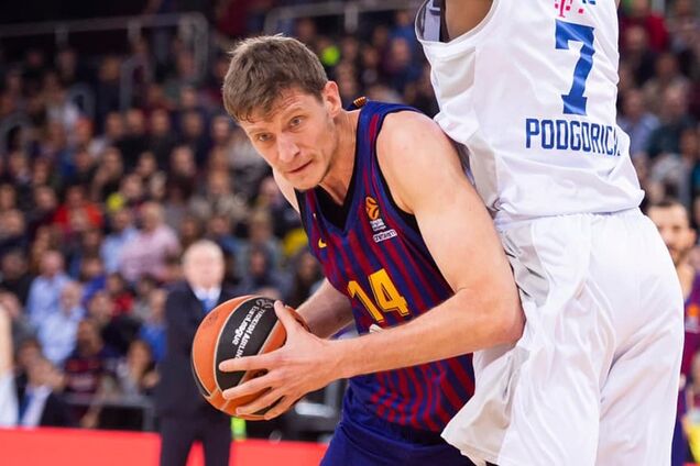 'Барселона' приняла решение о центровом сборной Украины