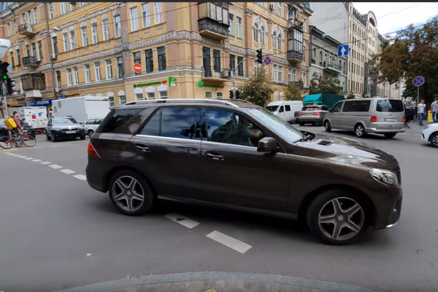 'Просто олень': герой парковки у Києві розлютив мережу
