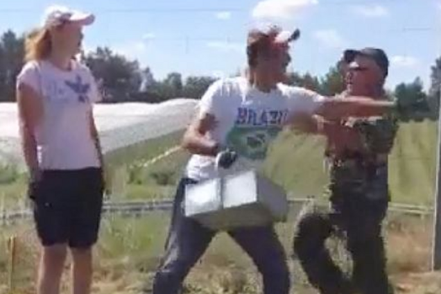 "Я тебе в**бу!" В Польше пан напал на заробитчан из Украины. Видео